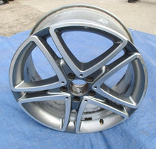 Laden Sie das Bild in den Galerie-Viewer, 1x Alufelge 18 Zoll 8.0" 5x112 41ET Silber A2224011900 Mercedes-Benz W222 FEL5258103380xb