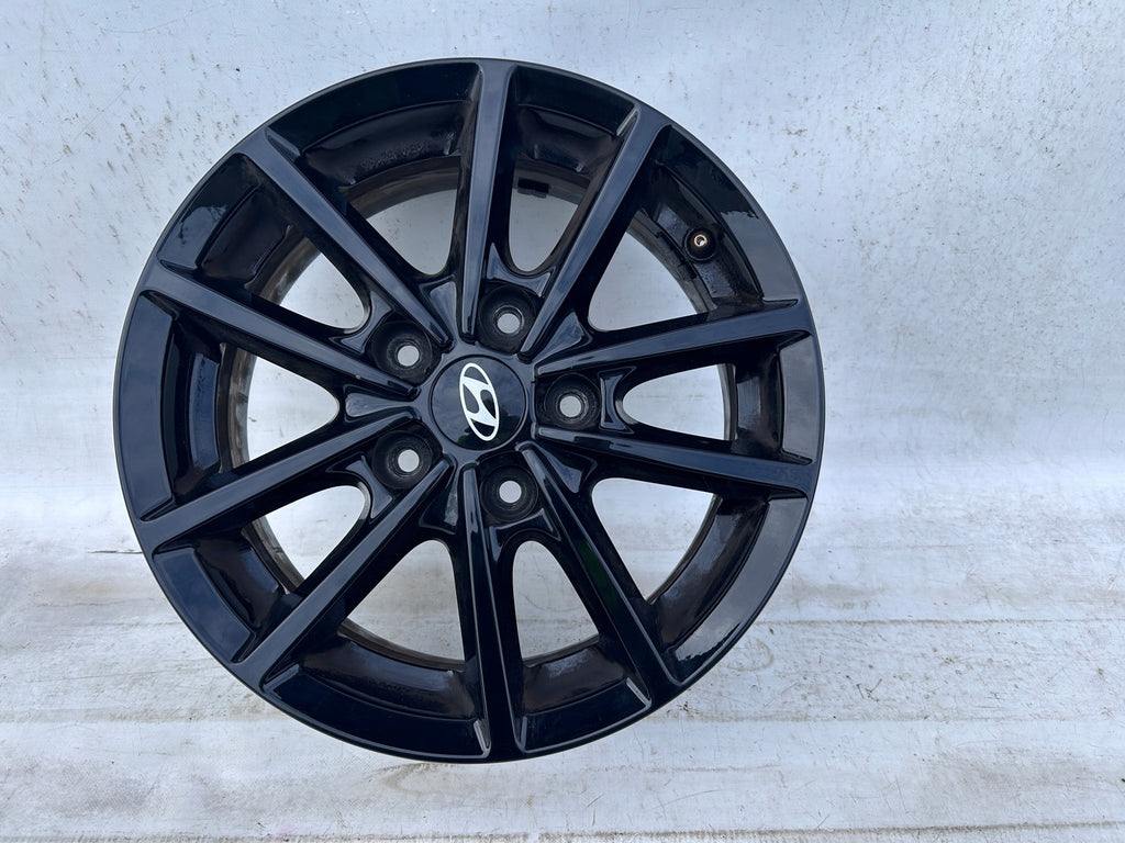 1x Alufelge 15 Zoll 6.0" 5x114.3 43ET KBA52164 Hyundai Rim Wheel