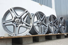 Load image into Gallery viewer, 4x Alufelge 18 Zoll 7.5&quot; 5x112 44ET Glanz Schwarz A2054019500 Mercedes-Benz W205