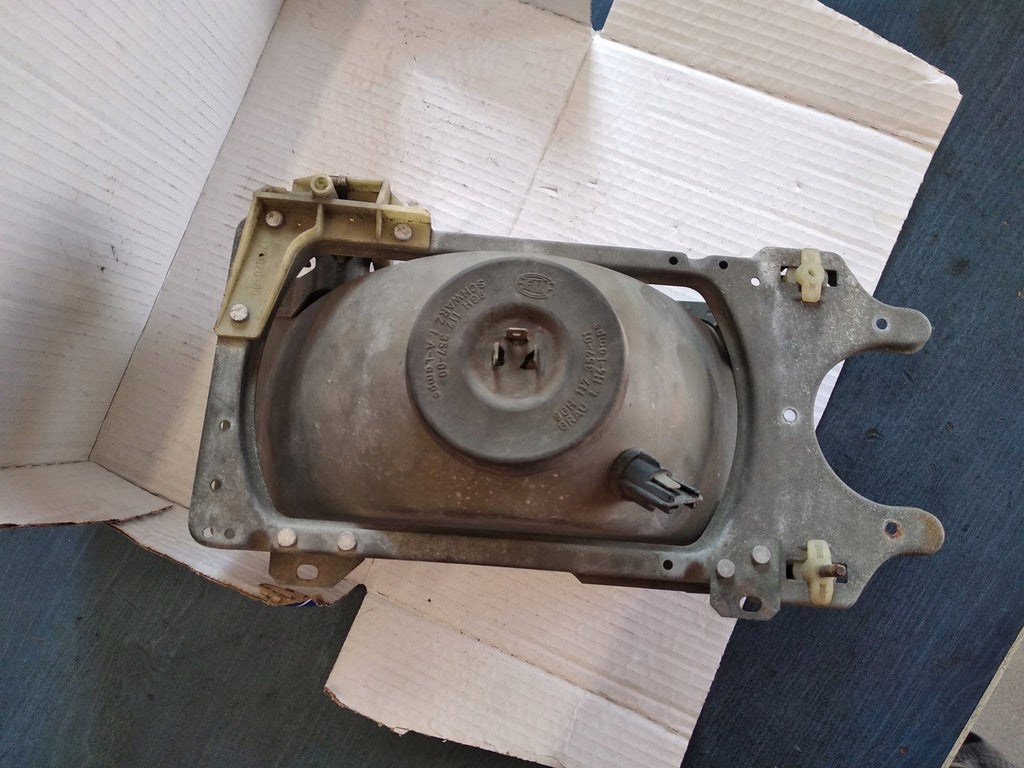 Frontscheinwerfer Audi 80 90 B2 301129120 Rechts Scheinwerfer Headlight