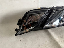 Laden Sie das Bild in den Galerie-Viewer, Frontscheinwerfer Skoda Octavia III 5E1941015D Links Scheinwerfer Headlight SCH7939953257sq