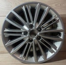 Laden Sie das Bild in den Galerie-Viewer, 1x Alufelge 17 Zoll 7.0" 5x114.3 52910-J9200 Hyundai Kona Rim Wheel FEL5589516397fq