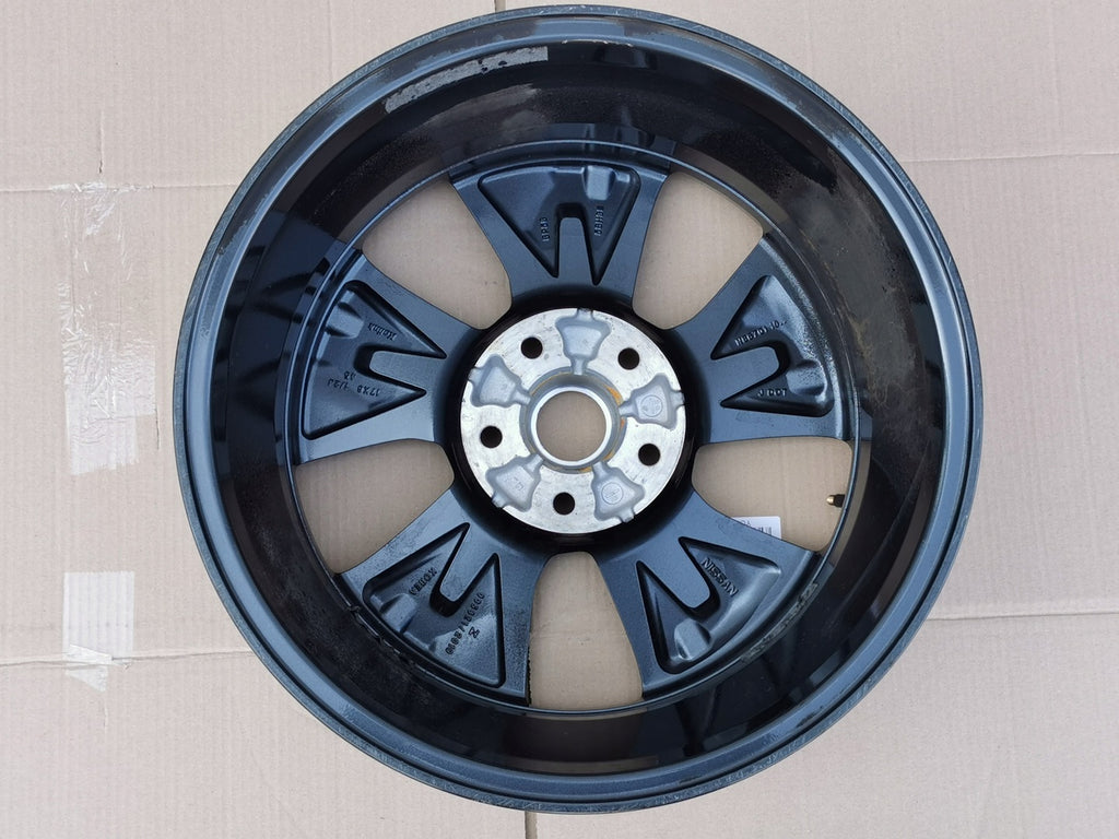 1x Alufelge 17 Zoll 6.5" 5x114.3 45ET N8670110 Nissan Pulsar Rim Wheel