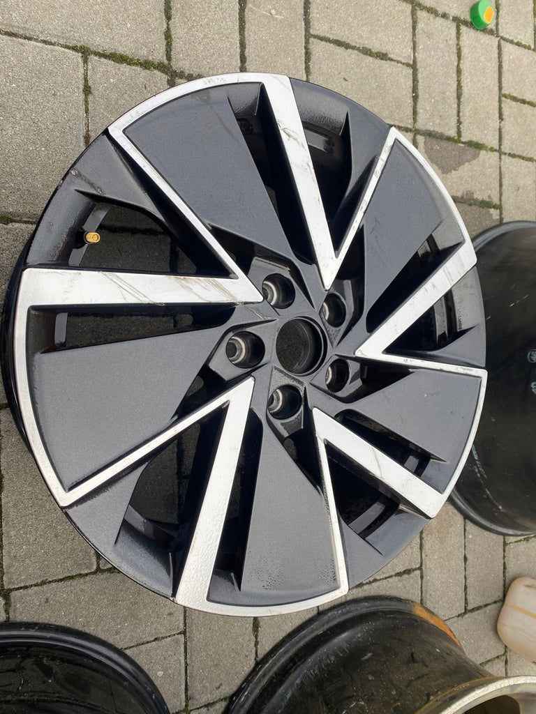1x Alufelge 18 Zoll 7.5" 5x112 5E3601025AD Skoda Octavia 5e3 Rim Wheel