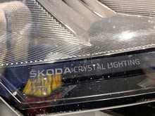 Load image into Gallery viewer, Frontscheinwerfer Skoda Kamiq 658941016 Rechts Scheinwerfer Headlight SCH8192342210ef