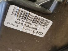 Laden Sie das Bild in den Galerie-Viewer, Frontscheinwerfer Toyota Hilux 81110-0K941 LED Ein Stück (Rechts oder Links)