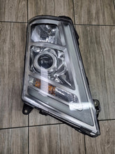 Load image into Gallery viewer, Frontscheinwerfer Volvo 21221137 Xenon Rechts Scheinwerfer Headlight SCH5025713668iy