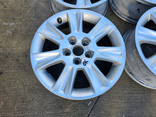 Laden Sie das Bild in den Galerie-Viewer, 4x Alufelge 15 Zoll 6.5&quot; 5x100 34ET Glanz Silber 8X0601025 Audi A1 Rim Wheel