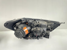 Laden Sie das Bild in den Galerie-Viewer, Frontscheinwerfer Mitsubishi Asx 8301C642 Xenon Ein Stück (Rechts oder Links)