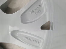 Load image into Gallery viewer, 1x Alufelge 17 Zoll 6.5" 5x112 46ET 5H0601025B VW Golf Viii Rim Wheel FEL8272562474gc