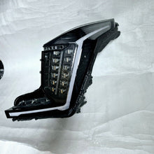 Laden Sie das Bild in den Galerie-Viewer, Frontscheinwerfer Kia 92101D0130 Links Scheinwerfer Headlight