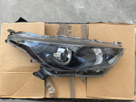 Frontscheinwerfer Toyota Yaris LED Rechts Scheinwerfer Headlight