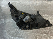 Laden Sie das Bild in den Galerie-Viewer, Frontscheinwerfer Opel Vectra C Links Scheinwerfer Headlight SCH7661943904nr