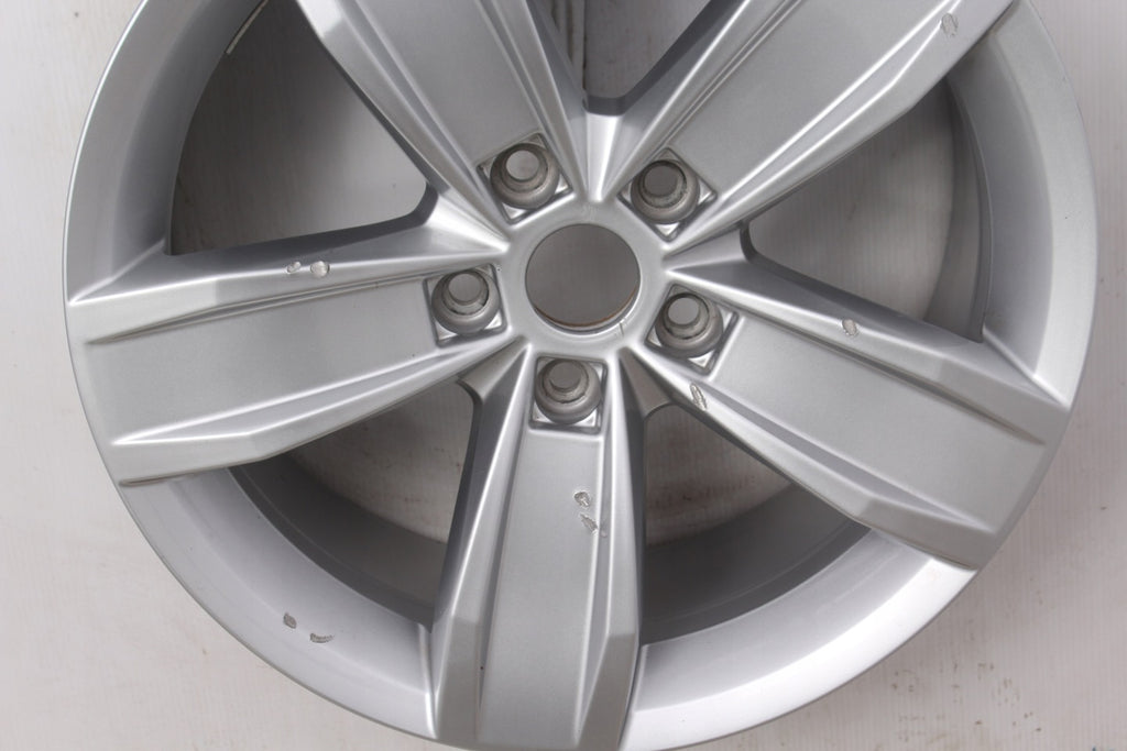 1x Alufelge 17 Zoll 7.0" 5x112 40ET Glanz Silber 3G0601025E VW Passat B8