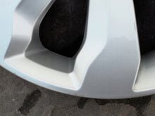 Load image into Gallery viewer, 1x Alufelge 16 Zoll 6.0" 4x100 49ET Glanz Silber 52910-H8260 Kia Stonic FEL3732698383kw