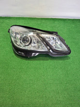 Laden Sie das Bild in den Galerie-Viewer, Frontscheinwerfer Mercedes-Benz W212 A2128205861 Rechts Scheinwerfer Headlight SCH6531722200lq
