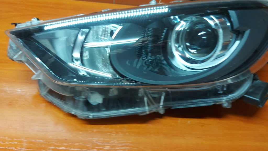 Frontscheinwerfer Toyota Yaris LED Ein Stück (Rechts oder Links) Headlight