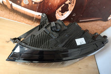 Laden Sie das Bild in den Galerie-Viewer, Frontscheinwerfer Skoda Enyaq 5LB941015B Full LED Links Scheinwerfer Headlight