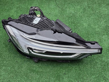 Laden Sie das Bild in den Galerie-Viewer, Frontscheinwerfer Volvo Xc60 31656615 Rechts Scheinwerfer Headlight SCH1819978980rl