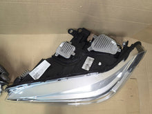 Laden Sie das Bild in den Galerie-Viewer, Frontscheinwerfer BMW X1 F48 7495003-01 7495004-01 Ein Satz Headlight SCH9287571696vj