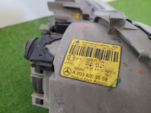 Laden Sie das Bild in den Galerie-Viewer, Frontscheinwerfer Mercedes-Benz W203 A2038203659 Xenon Rechts oder Links SCH6293499062la