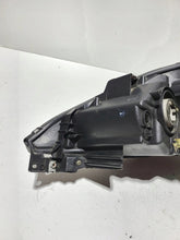 Laden Sie das Bild in den Galerie-Viewer, Frontscheinwerfer Mazda 5 ARO12061 Rechts Scheinwerfer Headlight