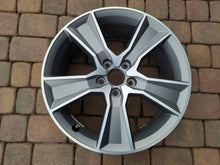 Laden Sie das Bild in den Galerie-Viewer, 1x Alufelge 18 Zoll 7.0" 5x112 40ET 81A601025J Audi Q2 Rim Wheel FEL5871534172uy