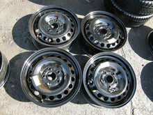 Laden Sie das Bild in den Galerie-Viewer, 4x Alufelge 15 Zoll 6.0" 5x112 47ET Silber VW Caddy V Golf III Jetta VI Touran FEL5284756624vi