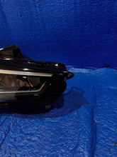 Laden Sie das Bild in den Galerie-Viewer, Frontscheinwerfer Seat Leon 5FB941774 Rechts Scheinwerfer Headlight SCH3375945889tn