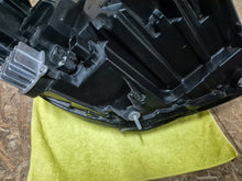 Laden Sie das Bild in den Galerie-Viewer, Frontscheinwerfer Opel Corsa F 39162653 Links Scheinwerfer Headlight SCH7412180391tf