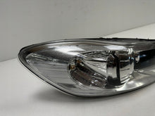 Laden Sie das Bild in den Galerie-Viewer, Frontscheinwerfer Volvo C30 31214804 Xenon Rechts Scheinwerfer Headlight