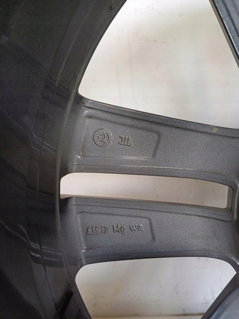 1x Alufelge 17 Zoll 7.0" 5x100 46ET 5JA601025D Skoda Rapid Rim Wheel