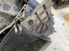 Laden Sie das Bild in den Galerie-Viewer, Frontscheinwerfer Honda Cr-V Xenon Links Scheinwerfer Headlight