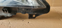 Laden Sie das Bild in den Galerie-Viewer, Frontscheinwerfer Toyota I 695060102 Rechts Scheinwerfer Headlight SCH6144180275ow
