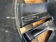 Laden Sie das Bild in den Galerie-Viewer, 1x Alufelge 19 Zoll 5x108 9809685477 Peugeot 5008 Rim Wheel FEL9455560497ll