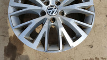 Load image into Gallery viewer, 1x Alufelge 17 Zoll 7.0&quot; 5x112 39ET Glanz Silber 7N0601025D VW Sharan Rim Wheel