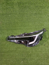 Laden Sie das Bild in den Galerie-Viewer, Frontscheinwerfer Toyota Corolla 81150-02X10 Links Scheinwerfer Headlight SCH6393632163vz