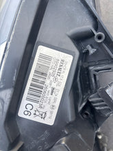 Laden Sie das Bild in den Galerie-Viewer, Frontscheinwerfer Renault Scenic 260600023R Links Scheinwerfer Headlight SCH9891656322ay