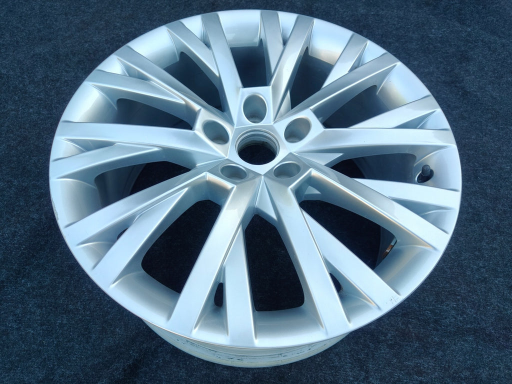 1x Alufelge 18 Zoll 8.0" 5x112 44ET Glanz Silber 3V0601025AN Skoda Superb Iii FEL7469681773te
