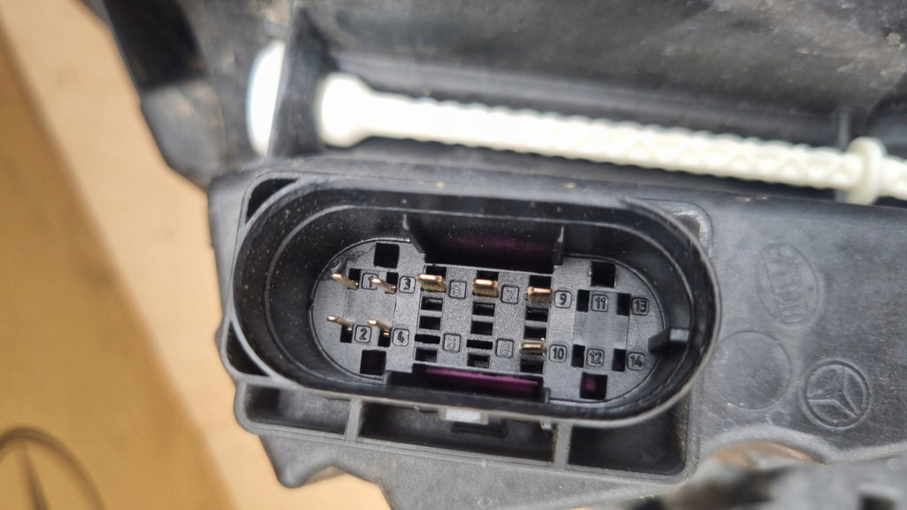 Frontscheinwerfer Mercedes-Benz W213 A2139066604 LED Rechts Headlight SCH6989243764wo