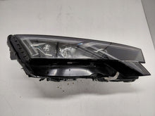Laden Sie das Bild in den Galerie-Viewer, Frontscheinwerfer Skoda Octavia IV 5E4941036 Rechts Scheinwerfer Headlight SCH4326531357qc