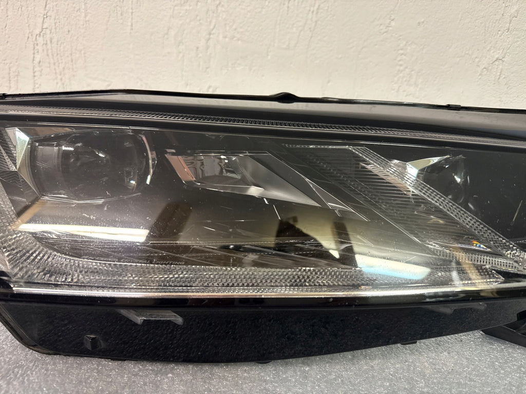 Frontscheinwerfer Skoda Octavia IV 5E4941016A Rechts Scheinwerfer Headlight SCH7073231301wo
