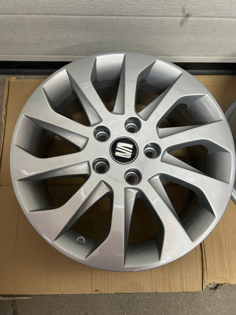 4x Alufelge 16 Zoll 6.5" 5x112 46ET Glanz Silber 5F0601025A Seat Leon Rim Wheel FEL4548453253xm