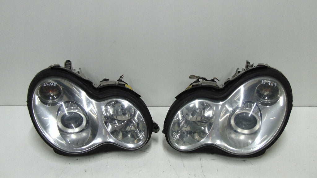 Frontscheinwerfer Mercedes-Benz W203 Xenon Ein Stück (Rechts oder Links) SCH7023152804gl