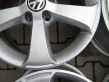 Laden Sie das Bild in den Galerie-Viewer, 4x Alufelge 17 Zoll 6.5" 5x112 39ET Glanz Silber 1K8071497 VW Scirocco Passat FEL7718148344xt