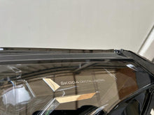 Laden Sie das Bild in den Galerie-Viewer, Frontscheinwerfer Skoda Enyaq 5LB941015A Links Scheinwerfer Headlight