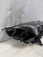 Laden Sie das Bild in den Galerie-Viewer, Frontscheinwerfer Volvo 80000628 20240709 Rechts Scheinwerfer Headlight SCH6048626524ab