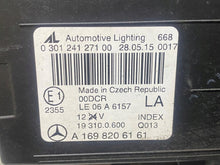 Laden Sie das Bild in den Galerie-Viewer, Frontscheinwerfer Mercedes-Benz W169 A1698206161 Xenon Links Headlight SCH3946382792tu