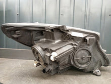 Laden Sie das Bild in den Galerie-Viewer, Frontscheinwerfer Mercedes-Benz Vito W447 A4479067700 Links Headlight