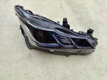 Load image into Gallery viewer, Frontscheinwerfer Toyota Corolla 81110-02T31-00 Rechts Scheinwerfer Headlight SCH7232238697mf